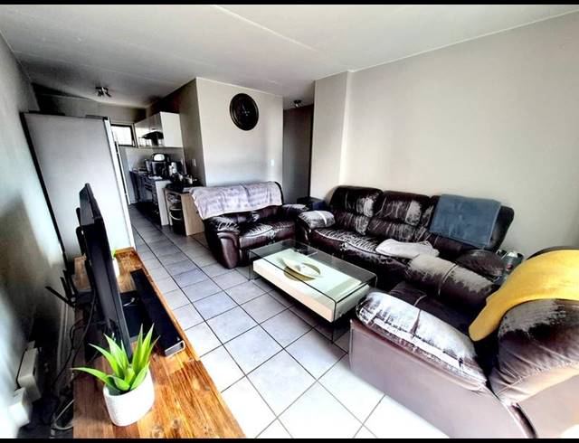 2 BEDROOM APARTMENT FOR SALE IN CLUBVIEW